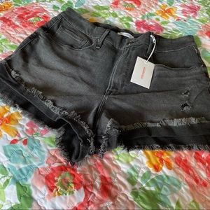 NWT Good American Black High Rise Jean Short Sz 15/33